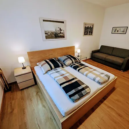 Im Zentrum Von Apartment